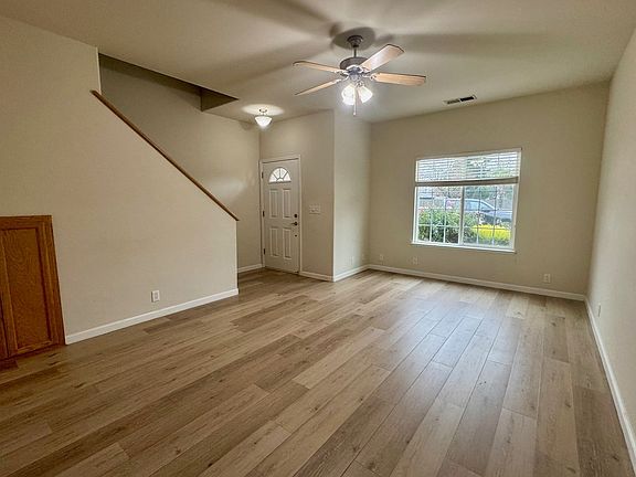 3rd image of 1614 Manzanita Ave