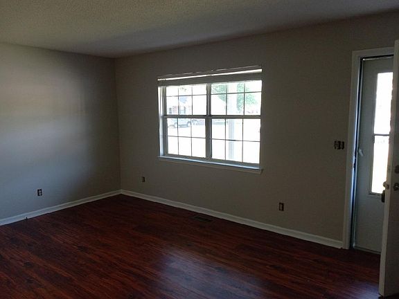 3rd image of 127 Viewmont Ln #A