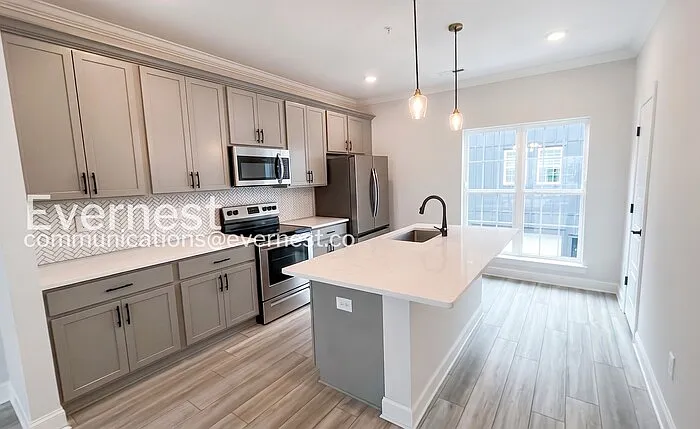 1484 Chatt City Way — Photo 3