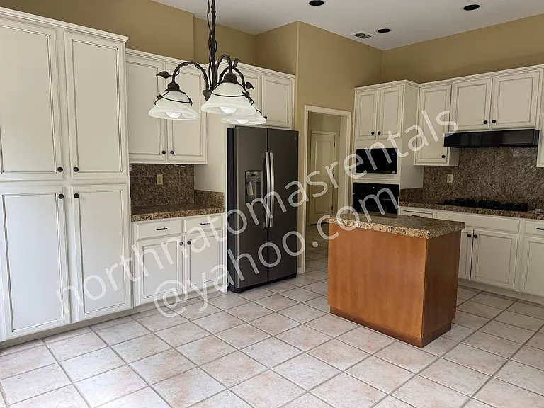 3949 Moraga Dr — Photo 18