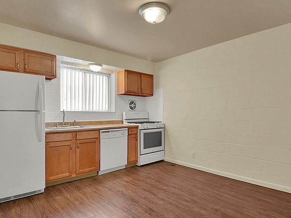 3rd image of 7707 Lindbergh Dr APT B