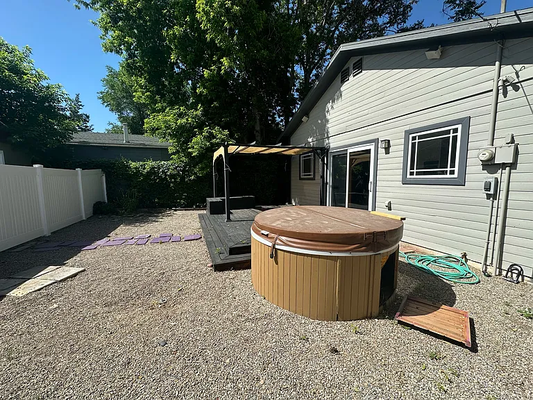 1213 S Windsor St — Photo 33
