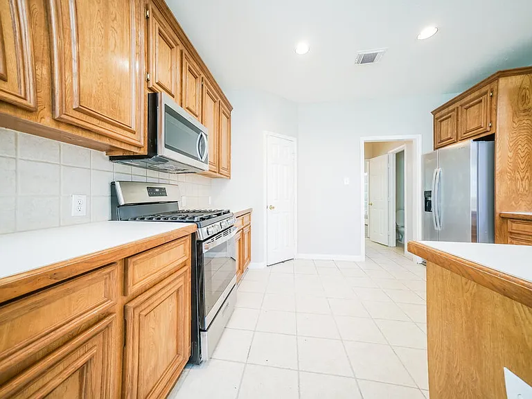 11727 Newlands Ct — Photo 9