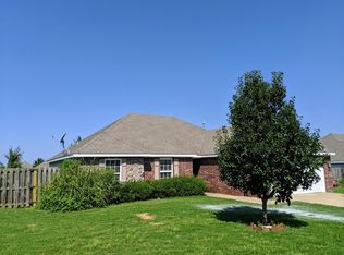 1137 Richards St, Pea Ridge, AR 72751