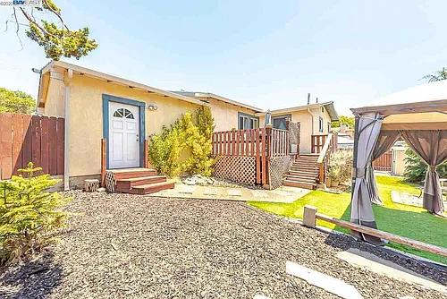 22743 Bayview Ave Photo 1