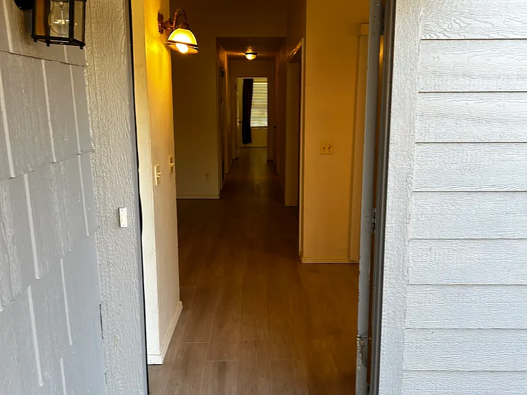 1100 SW 77th Pl — Photo 3