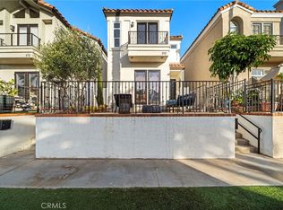 310 18th St, Huntington Beach, CA 92648