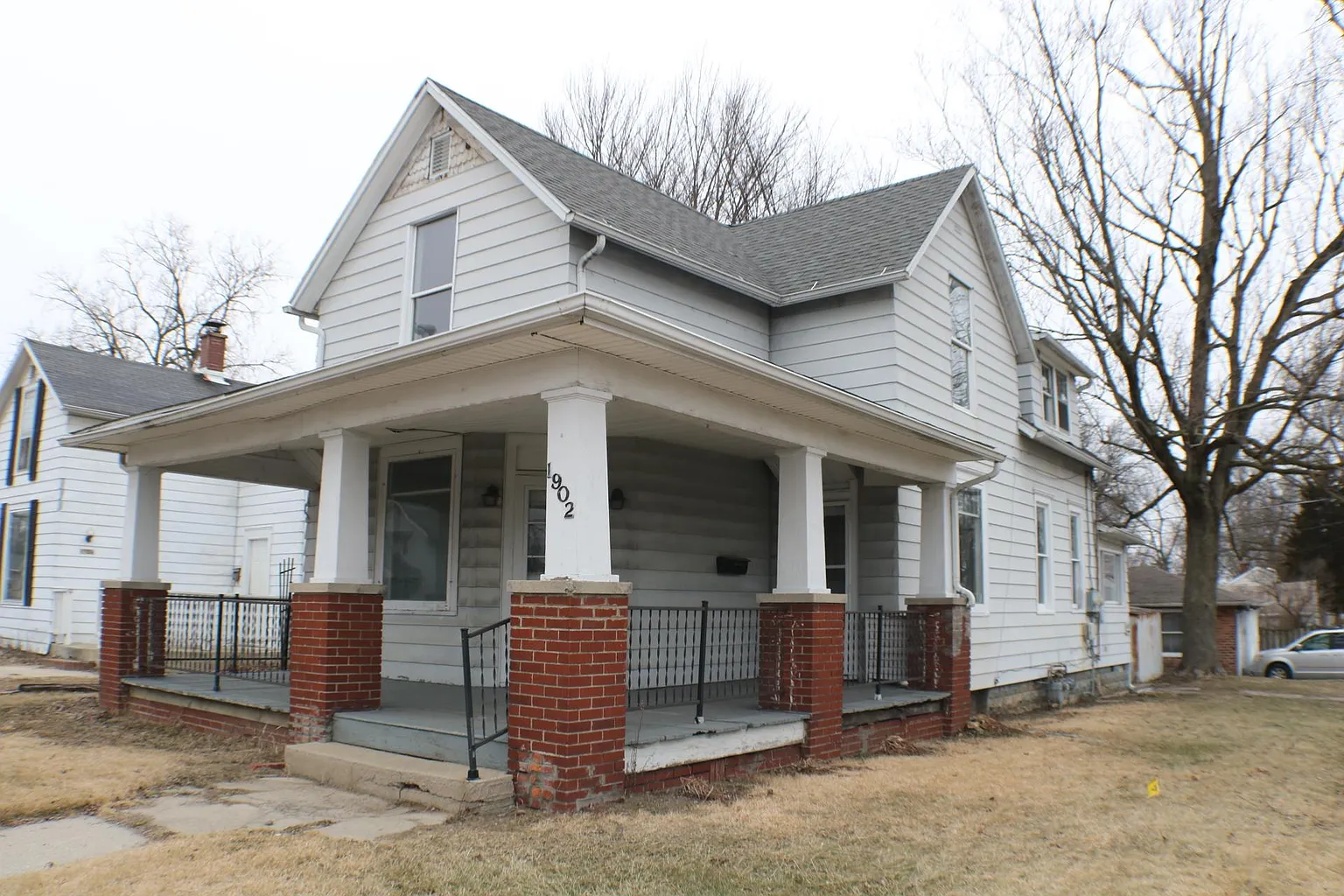 1902 Spring St photo 1