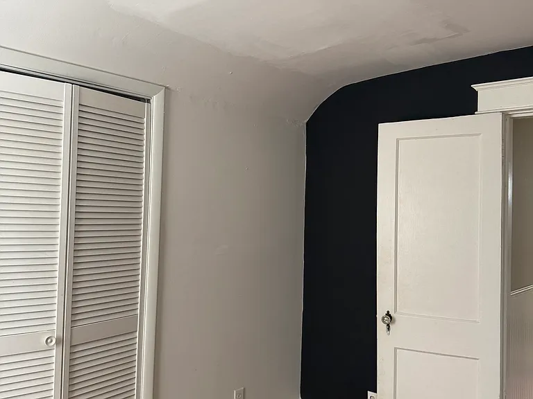 1004 Gillock St — Photo 37