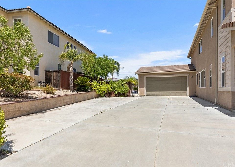 1st image of 23352 Caliente Springs Ave