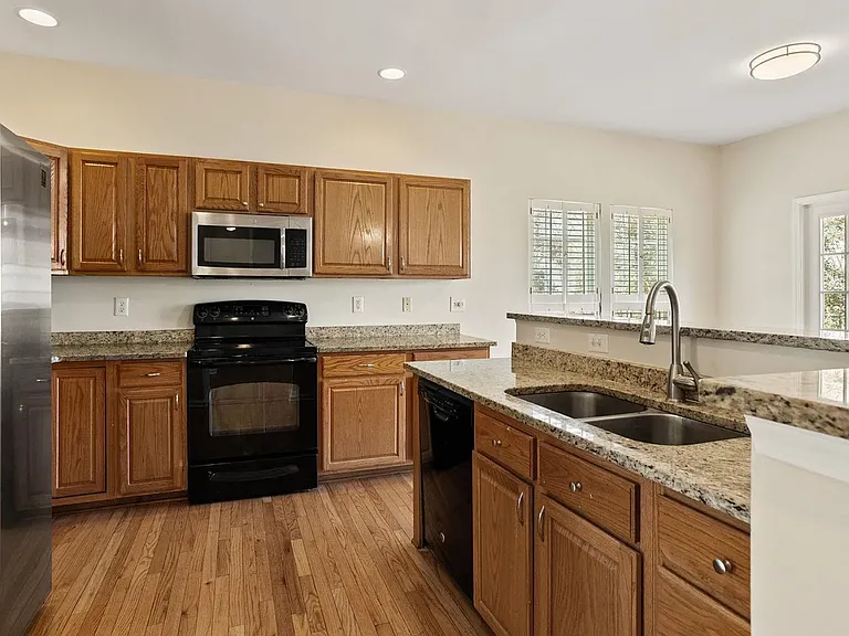 513 S Orchard Farms Ave — Photo 3