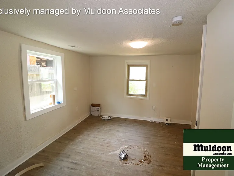 2125 E 8th St — Photo 9