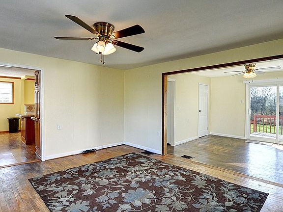 5th image of 1240 Edwards Dr
