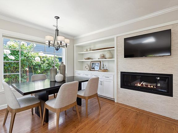 5th image of 955 Evelyn St