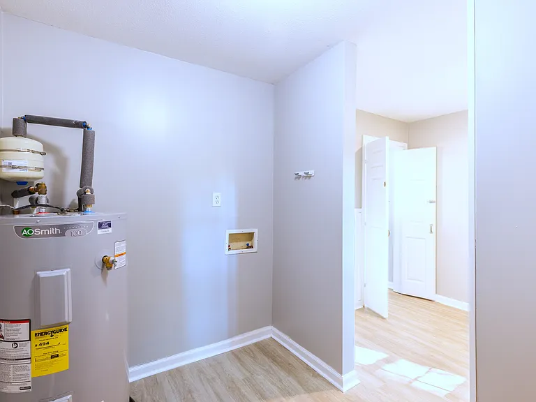 306 Floyd St — Photo 26
