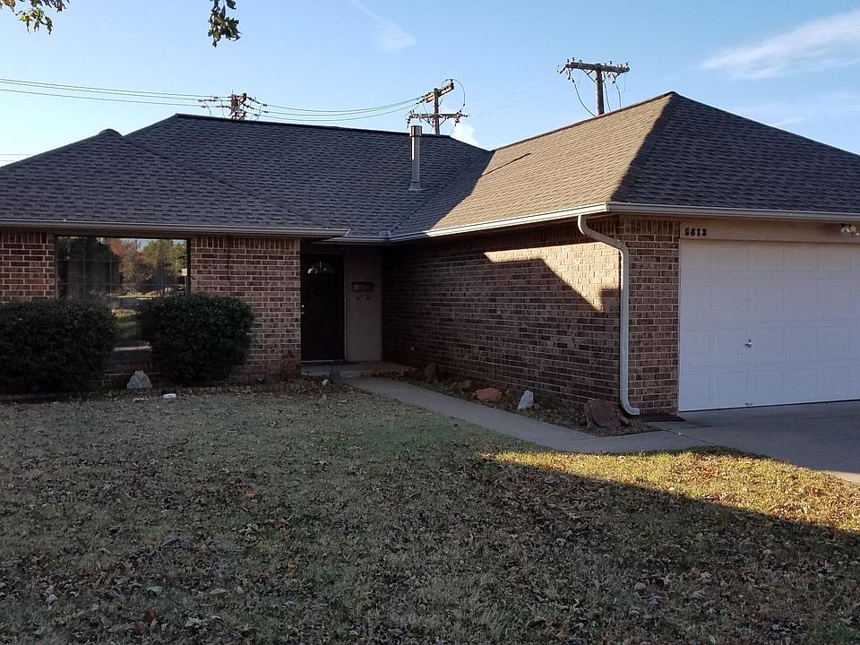 Beautiful home in NW OKC very close to the interstates Hefner Parkway, I-44