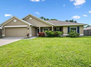 860 Ravenswood St SE, Palm Bay, FL 32909