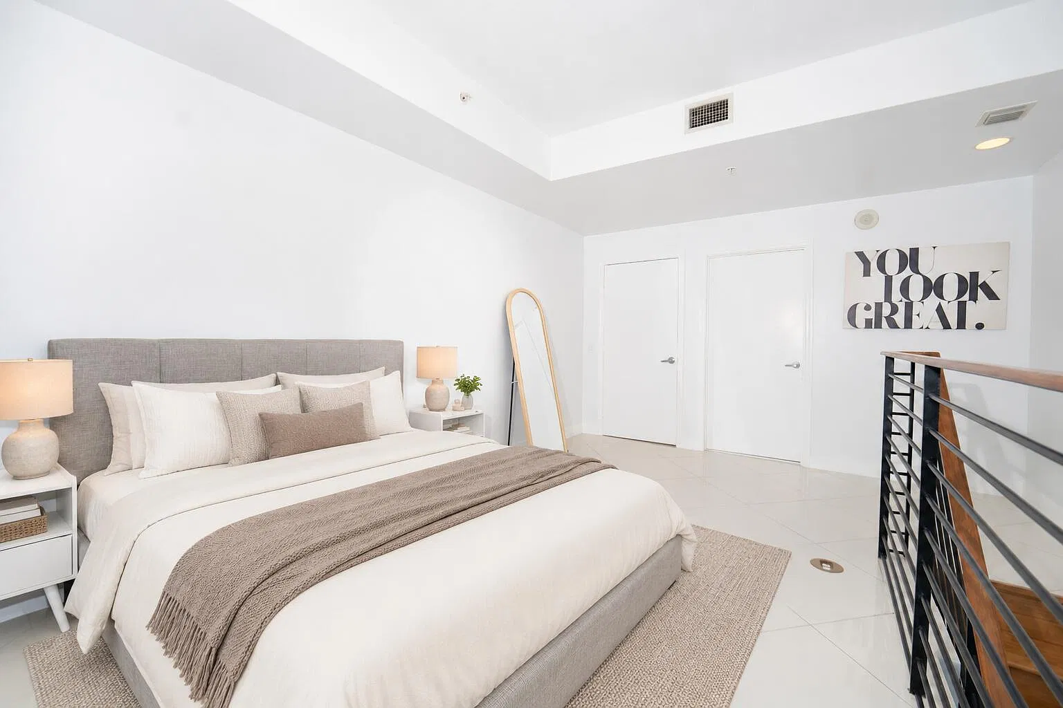 1 bed, 1.5 bath, 785 sqft, $3,000 — Photo 4