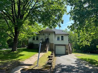 112 Reservoir St, Needham, MA 02494