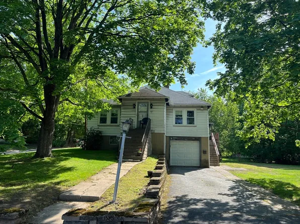 112 Reservoir St, Needham, MA 02494