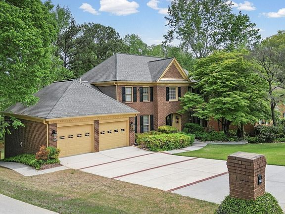 2nd image of 4901 Bainbridge Ct