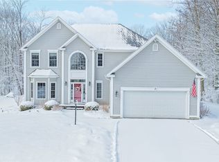 3 Carolwood Dr, Batavia, NY 14020