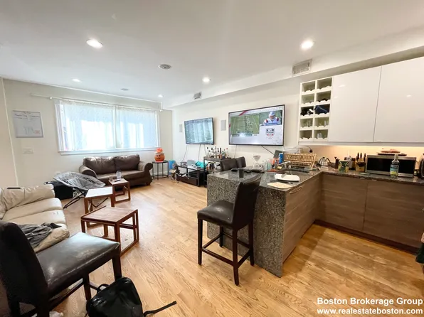 277 Dorchester St #1, Boston, MA 02127