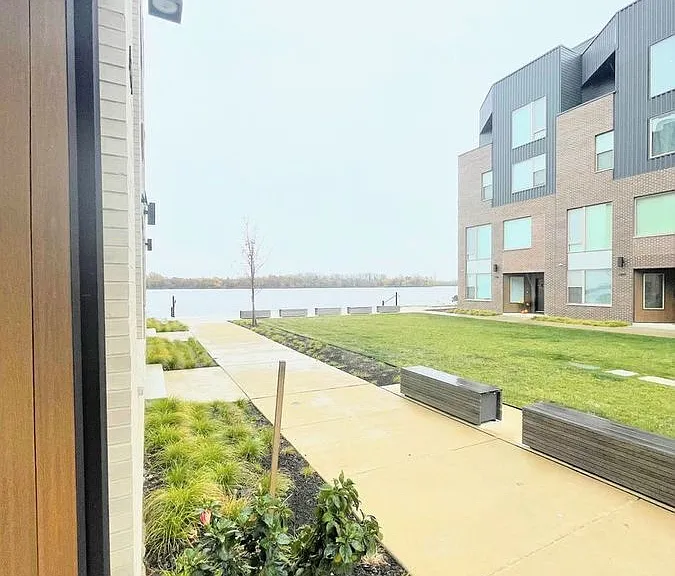 3207 Parkview Walk — Photo 48