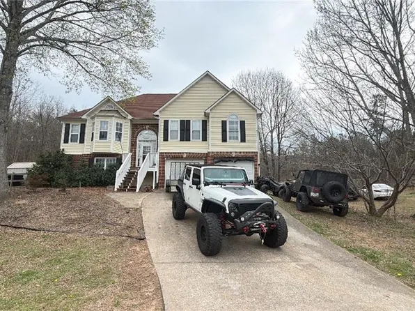 15 Indian Valley Way, Rydal, GA 30171