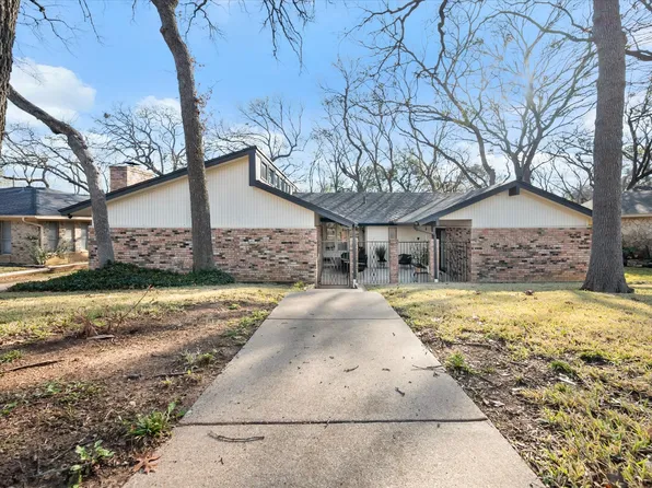 2205 Brookside Dr, Arlington, TX 76012