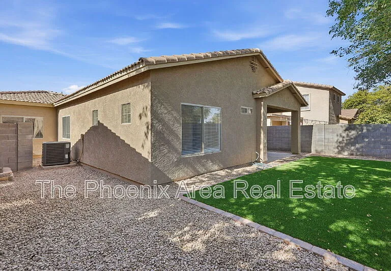554 E San Carlos Way — Photo 29
