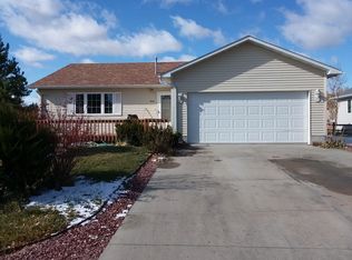 955 6th St, Gering, NE 69341