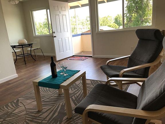 5th image of 205 Burnham Ct APT C