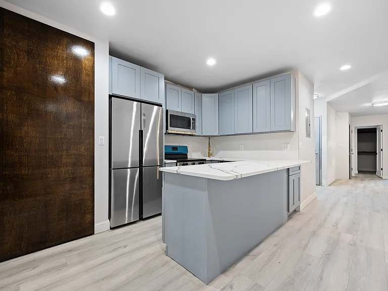 1731 Unionport Rd #3 — Photo 1
