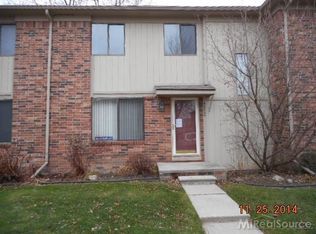 40864 Highpointe Dr, Clinton Twp, MI 48038