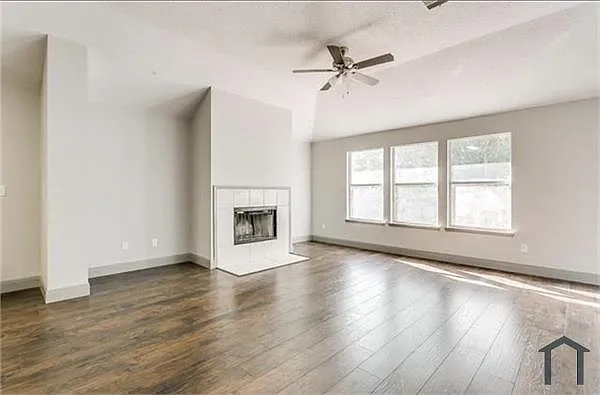 338 Dakota Dr — Photo 2