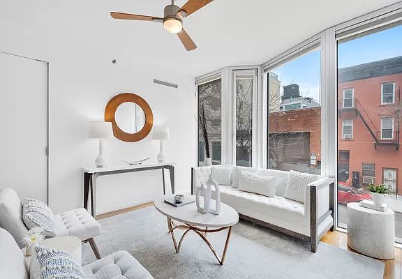5th image of 580 Carroll St
