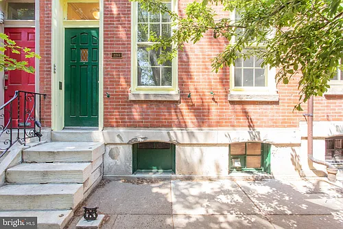 2211 Pine St #3 Photo 1