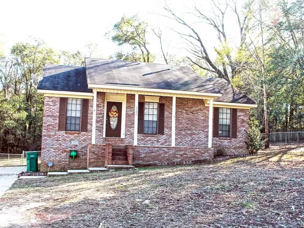 3740 Henderson Pl, Millbrook, AL 36054