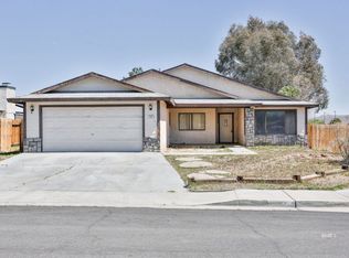 448 S Holly Canyon Dr, Ridgecrest, CA 93555