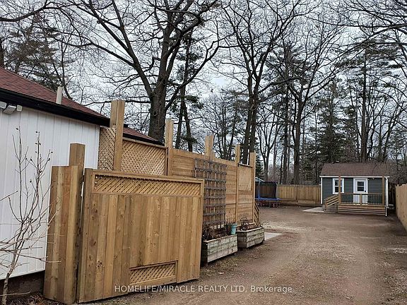 3rd image of 101 River Rd E