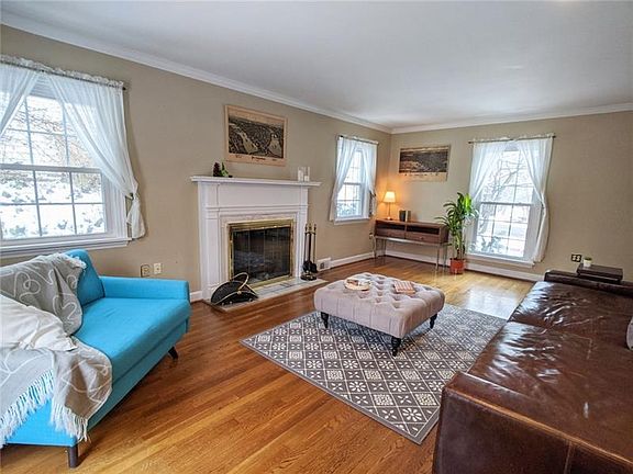 4th image of 330 Inglewood Dr