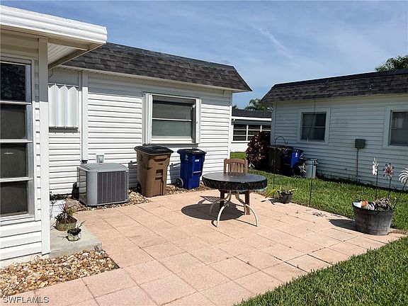 4th image of 31 Hamlin Ct