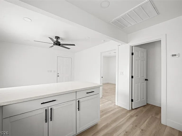 623 N 10th St #D — Photo 9