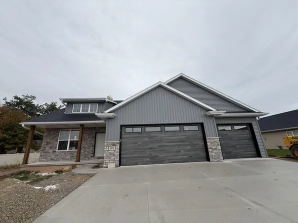 3076 Gilbert Dr, Green Bay, WI 54311