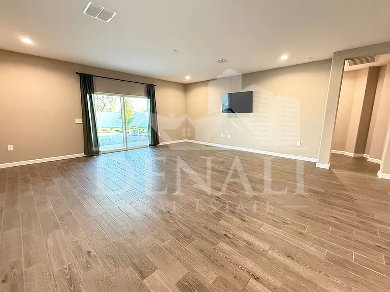 1053 E Horro Rd — Photo 5