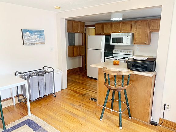 4th image of 118 W 28th St #A