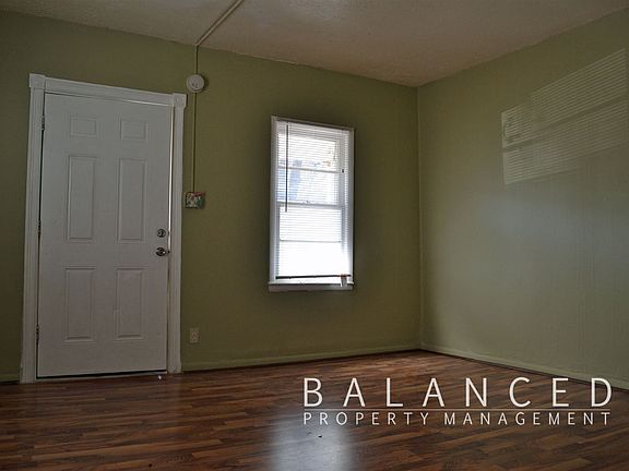 506-Grattan-livingroom-1