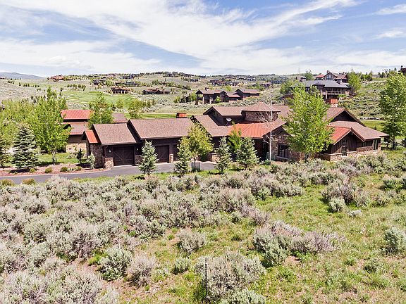 3rd image of 2737 E Bitterbrush Dr