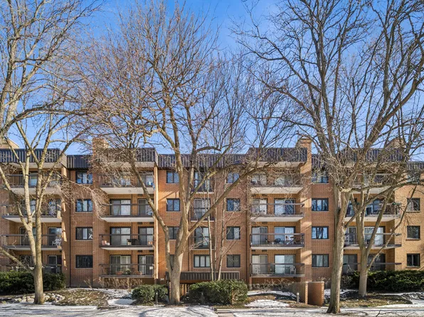 1695 2nd St APT 402, Highland Park, IL 60035